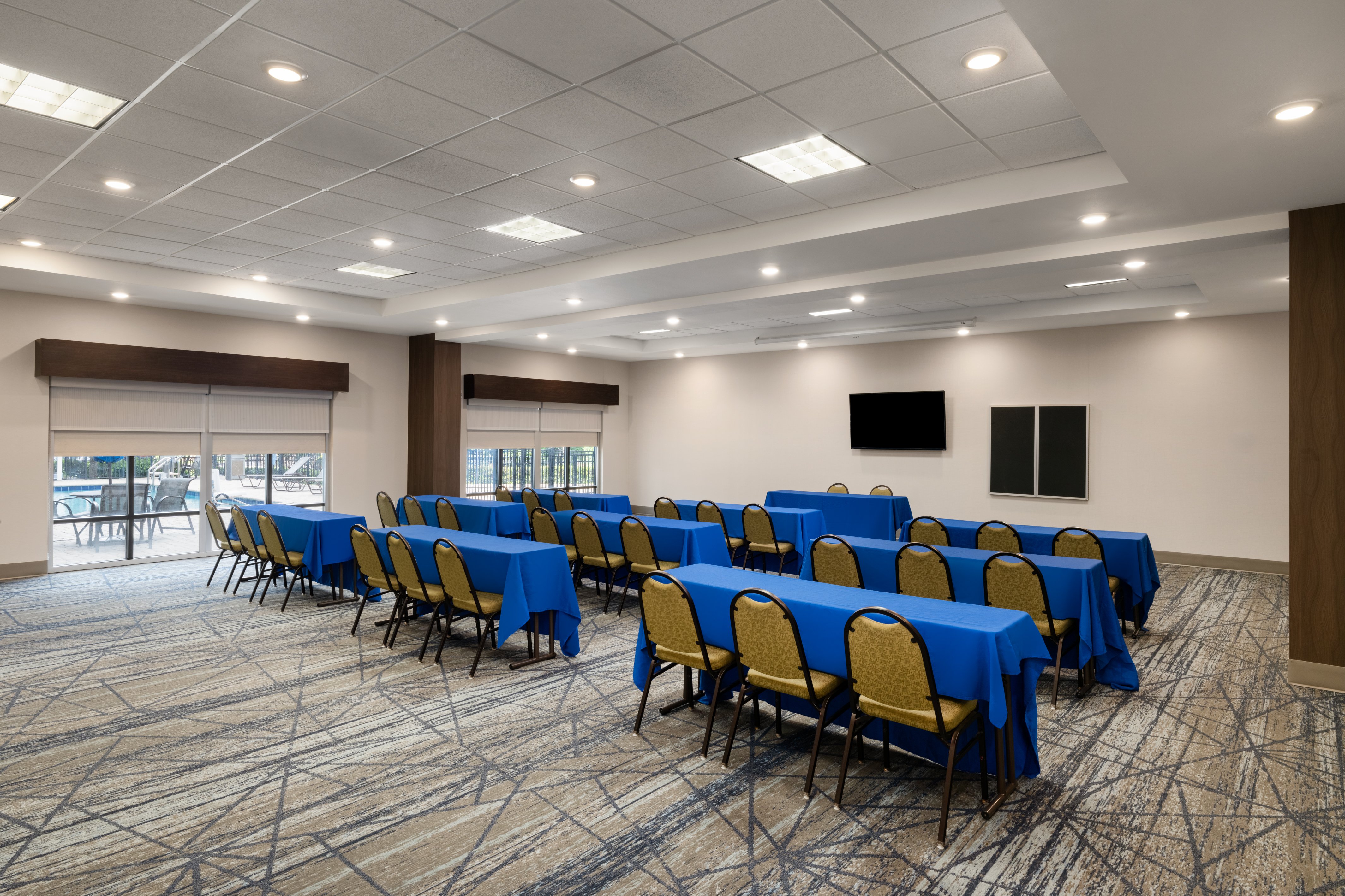 Holiday Inn Express Hotel And Suites Orlando East Ucf Area 37/50