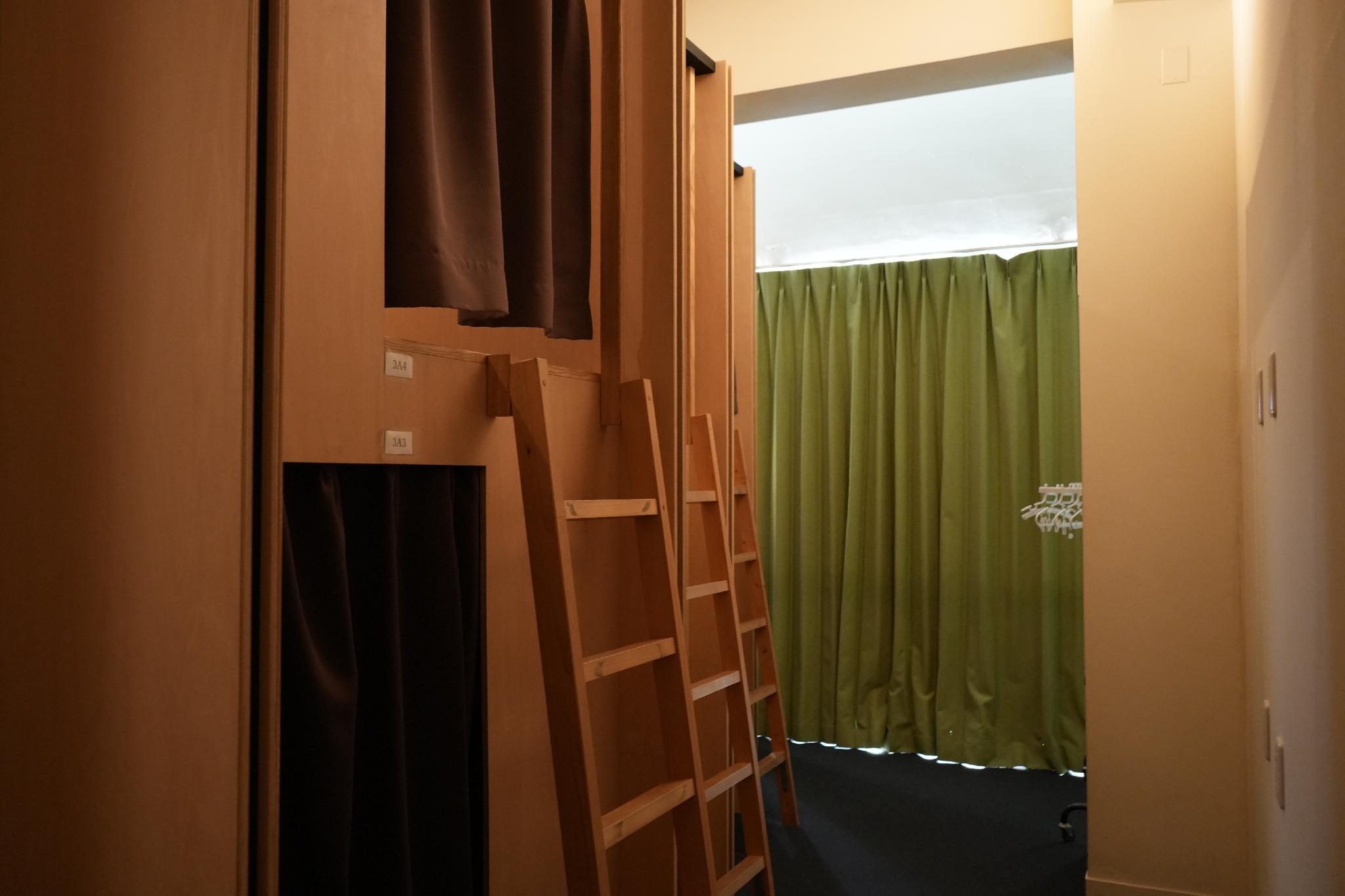 Female Dorm, 12 Beds