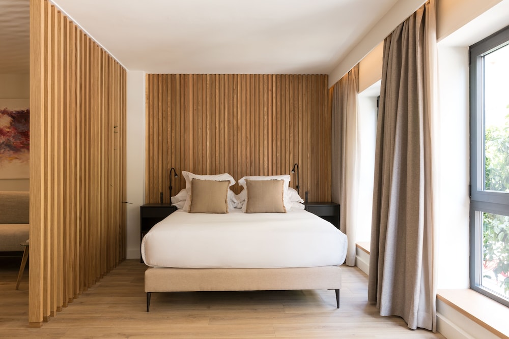PUERTA CATEDRAL SUITES 11/50