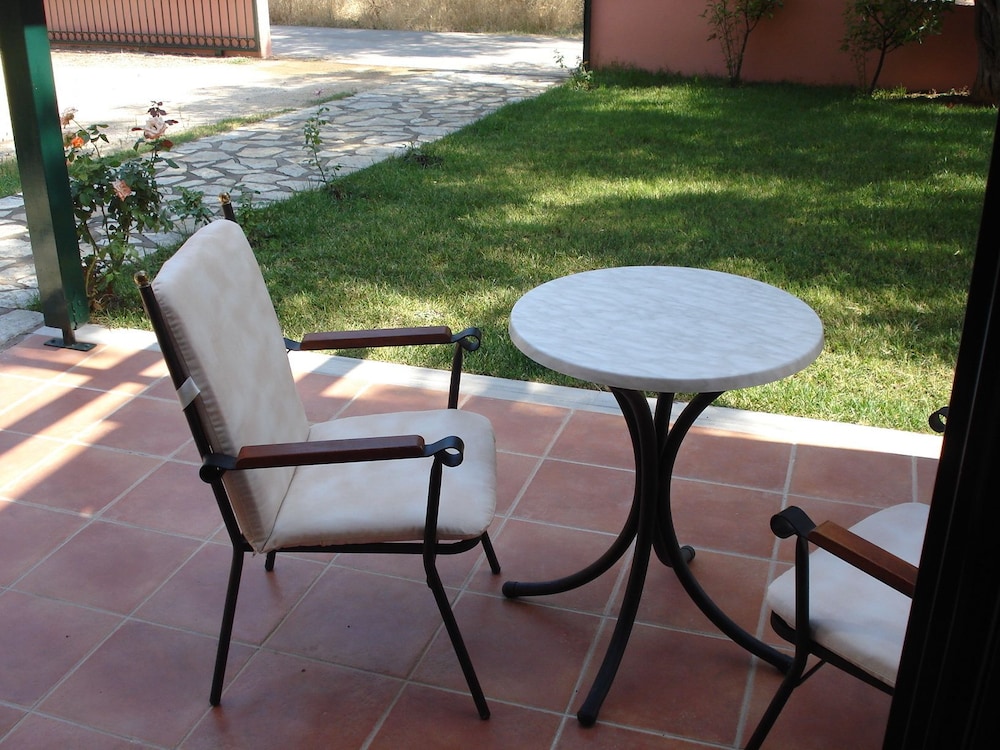 Ionian Breeze Studios 23/30