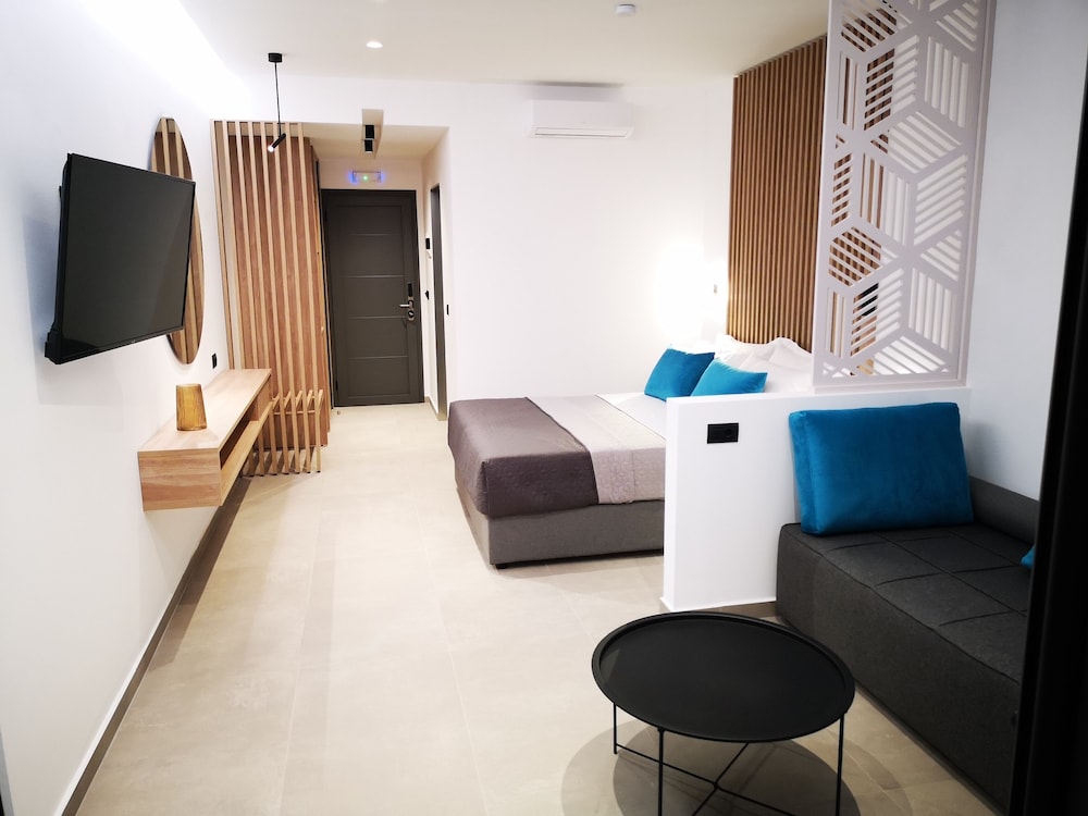 Zoes Hotel 23/36