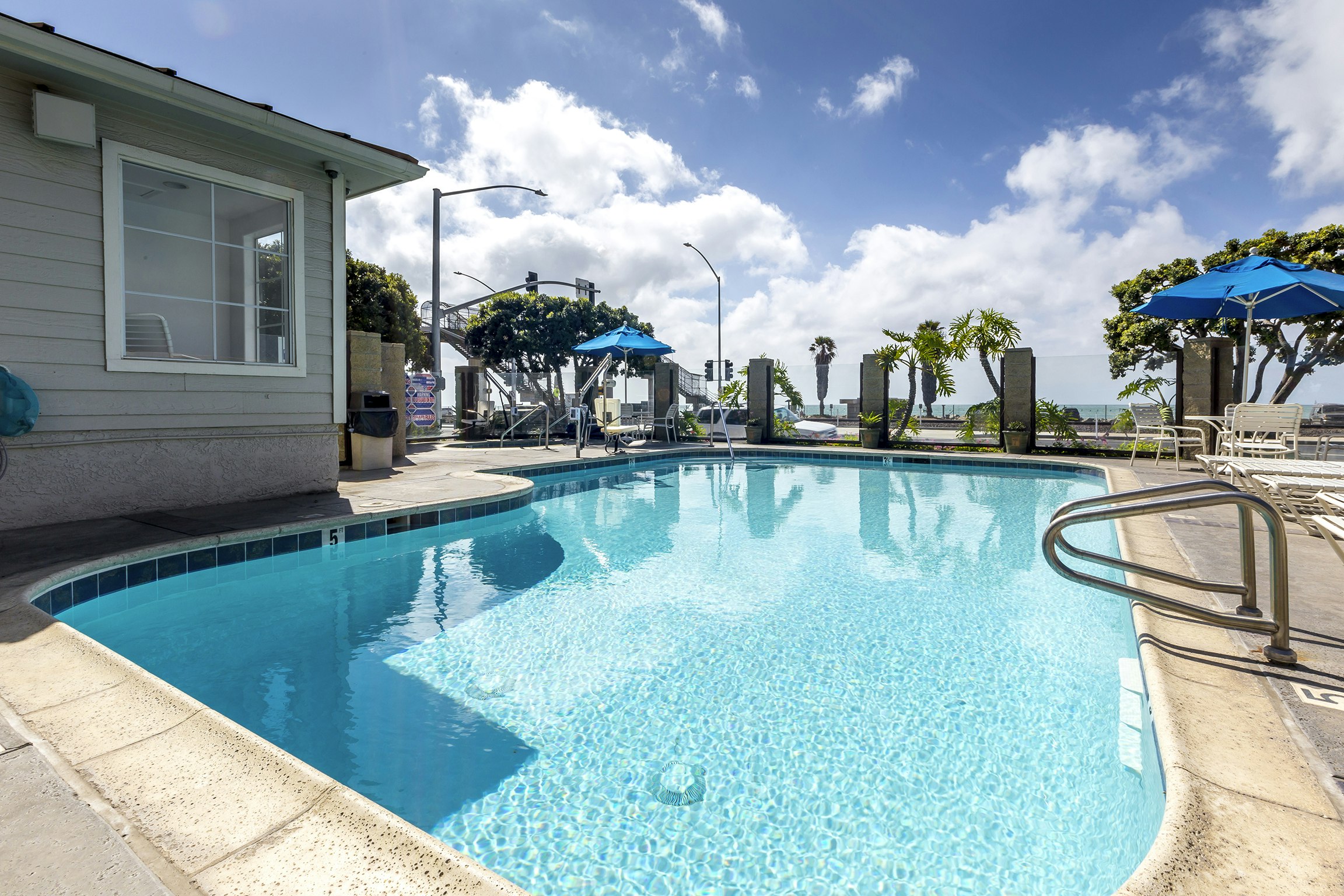 Capistrano Surfside Inn 79/83