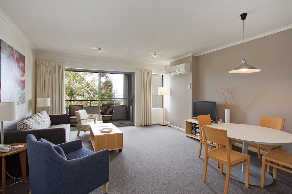 Cumberland Lorne Resort 45/59