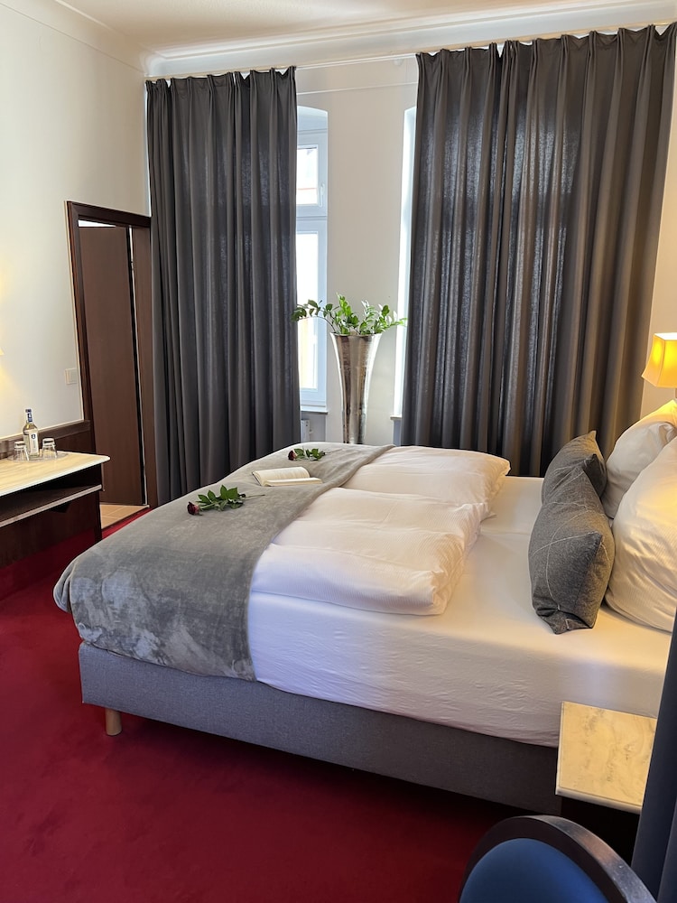 Hotel Zum Ritter St Georg 22/50