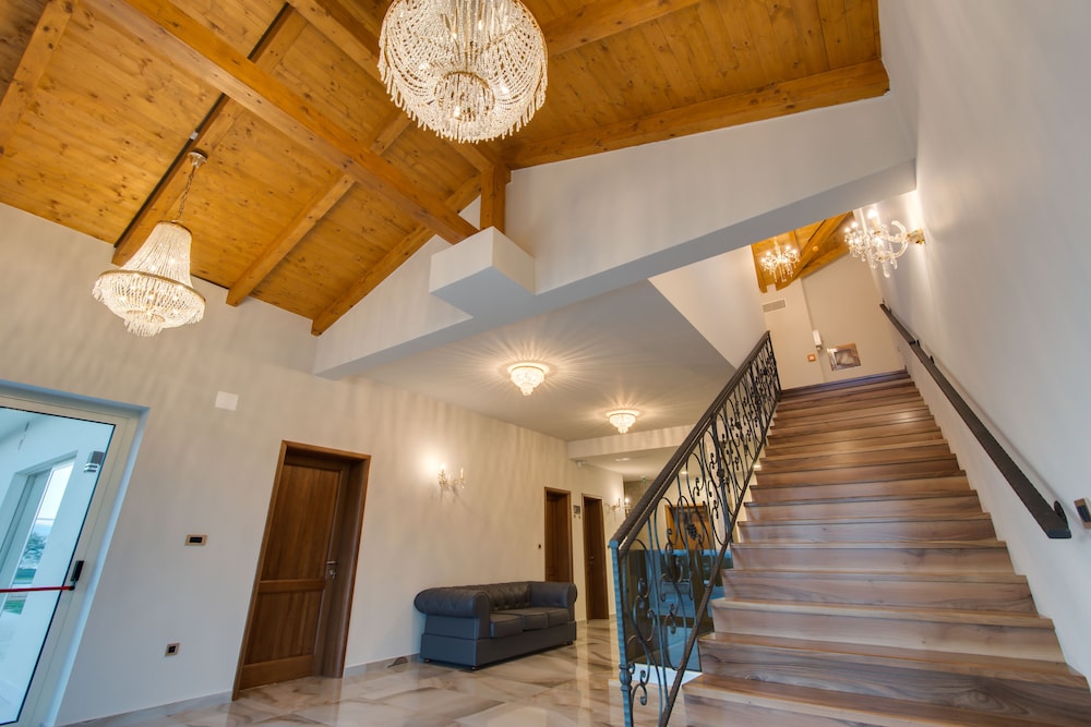 Wine Residence Cattunar 19/50