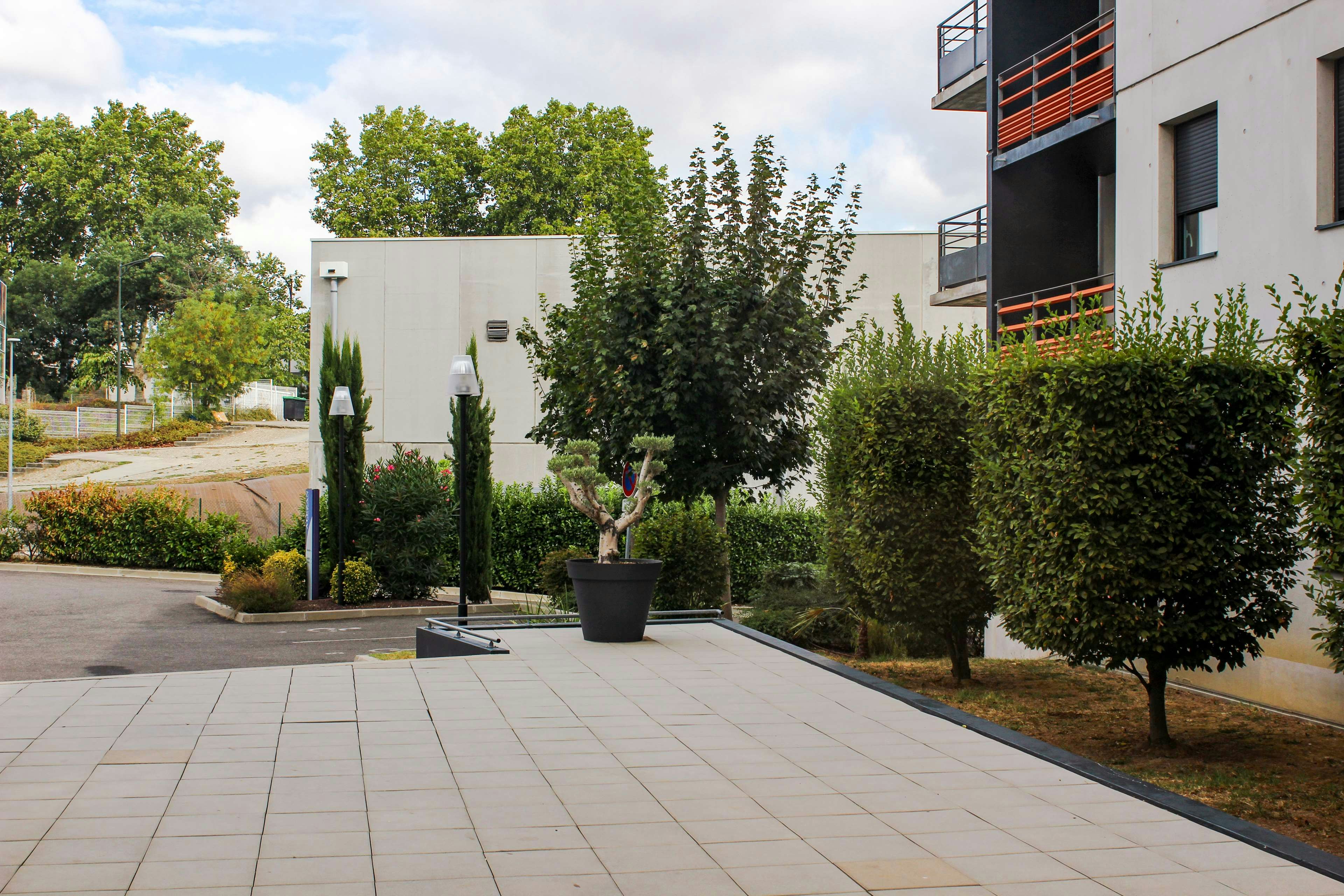 Alezan Hotel & Residence 66/71