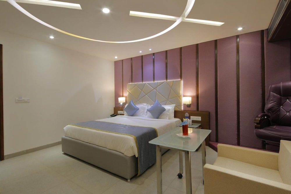 HOTEL PRAGATI THE GRAND 13/42