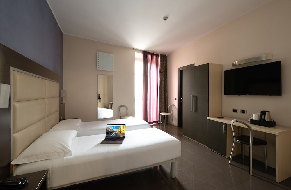 Hotel Five 18/51
