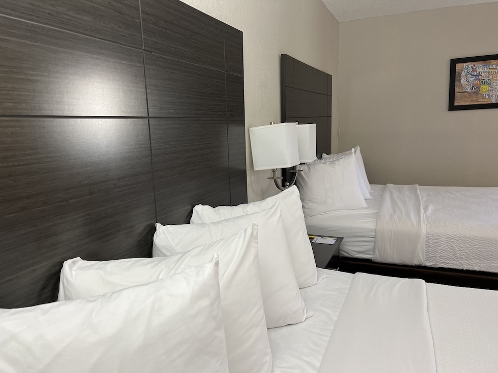 Days Inn by Wyndham Somerset PA I-70 I-76 14/25