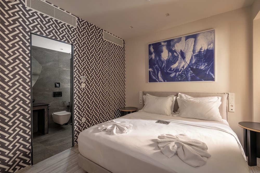 INTERIOR, 2 BEDROOMS, SUITE