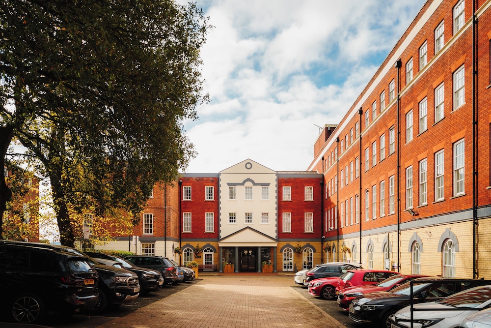 Mercure Southgate Hotel 43/49