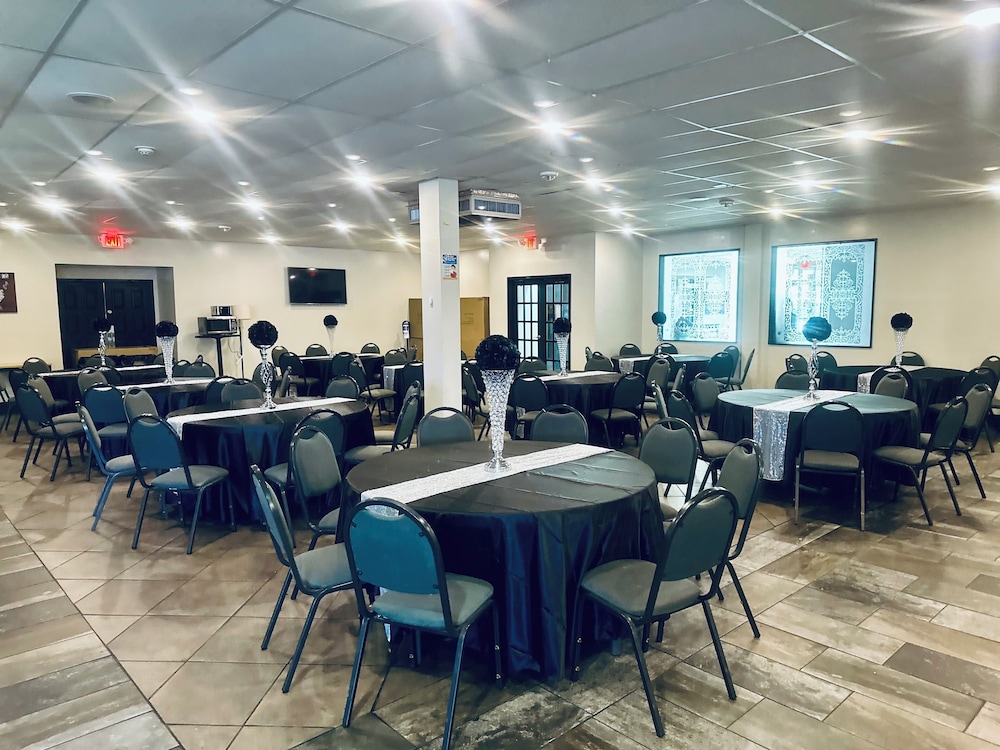 Motel6 Mesquite, TX – Town East 33/42