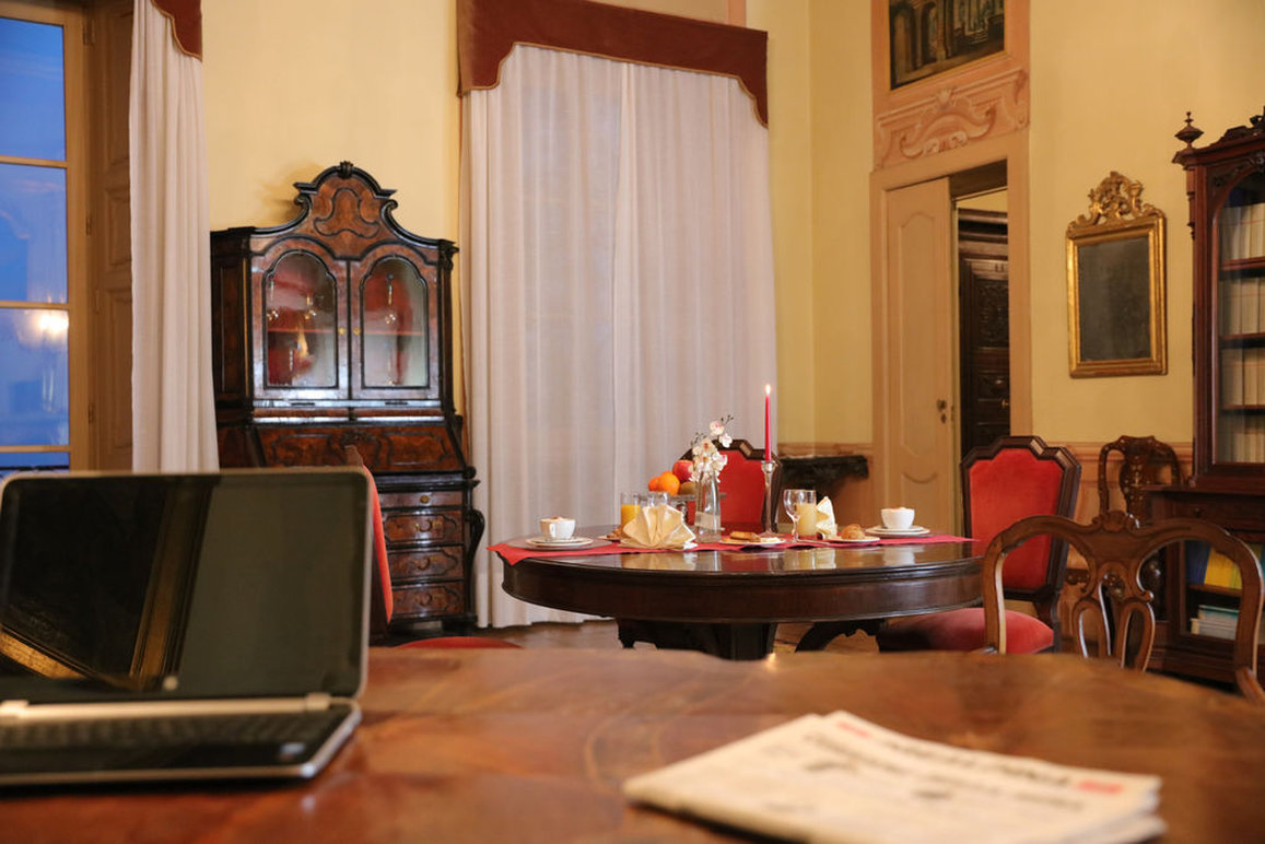 Villa Cagnola 8/16