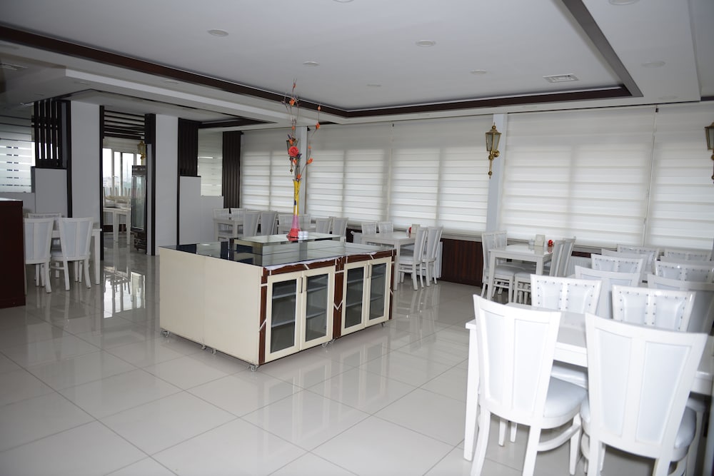 Kucuk Velic Hotel 54/71