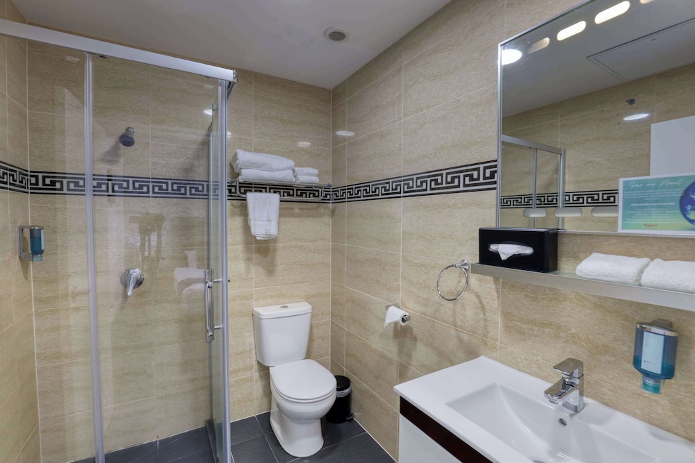 Ramada by Wyndham Hamilton City Center 49/50