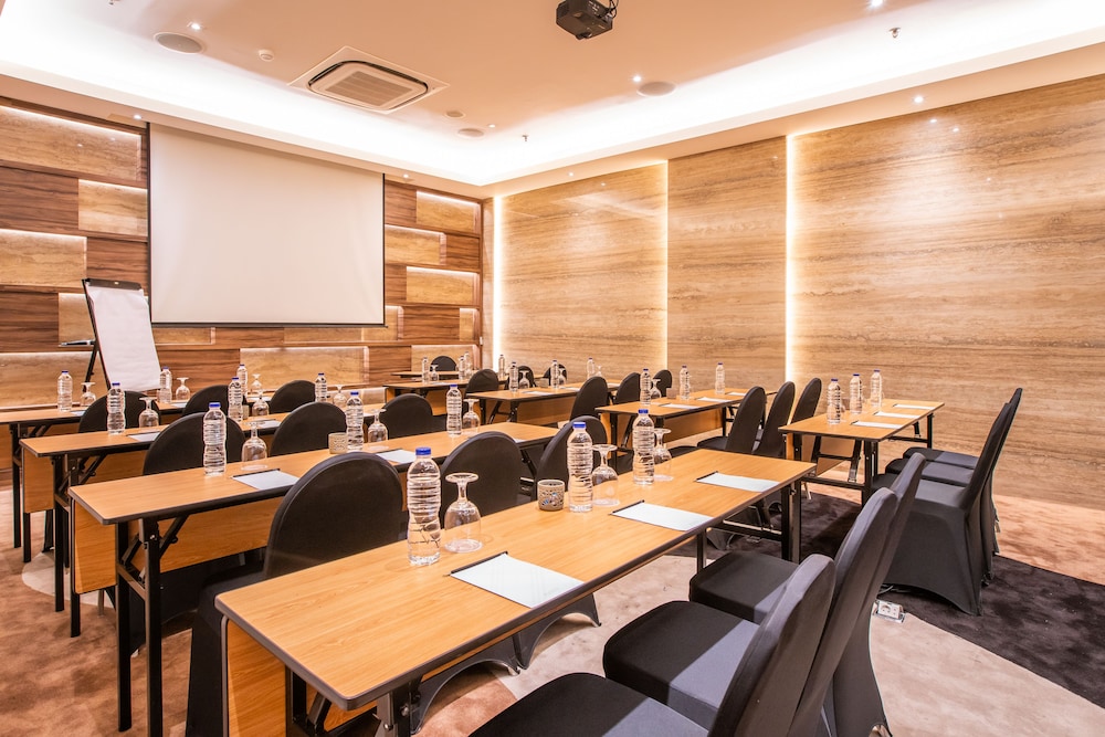 Ashley Hotel Jakarta 58/66