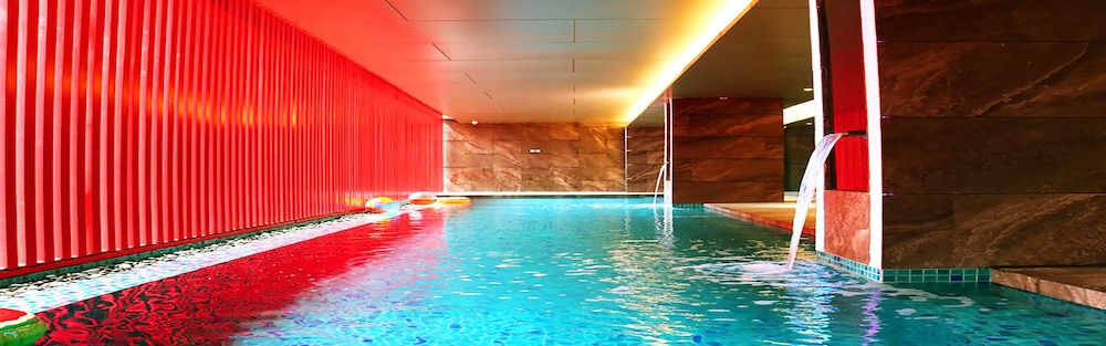 Red Hotel Cubao 37/64