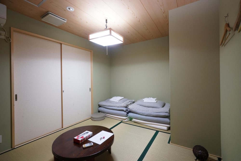 Guest House WA - Hostel 7/62