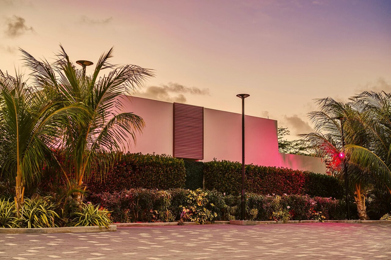 Privada Stays Eagle - Private Pools & Adults in ORANJESTAD