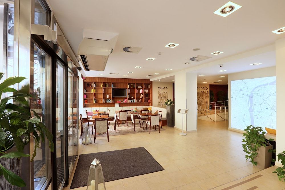 Amarilis Jerome Hotel 4/57