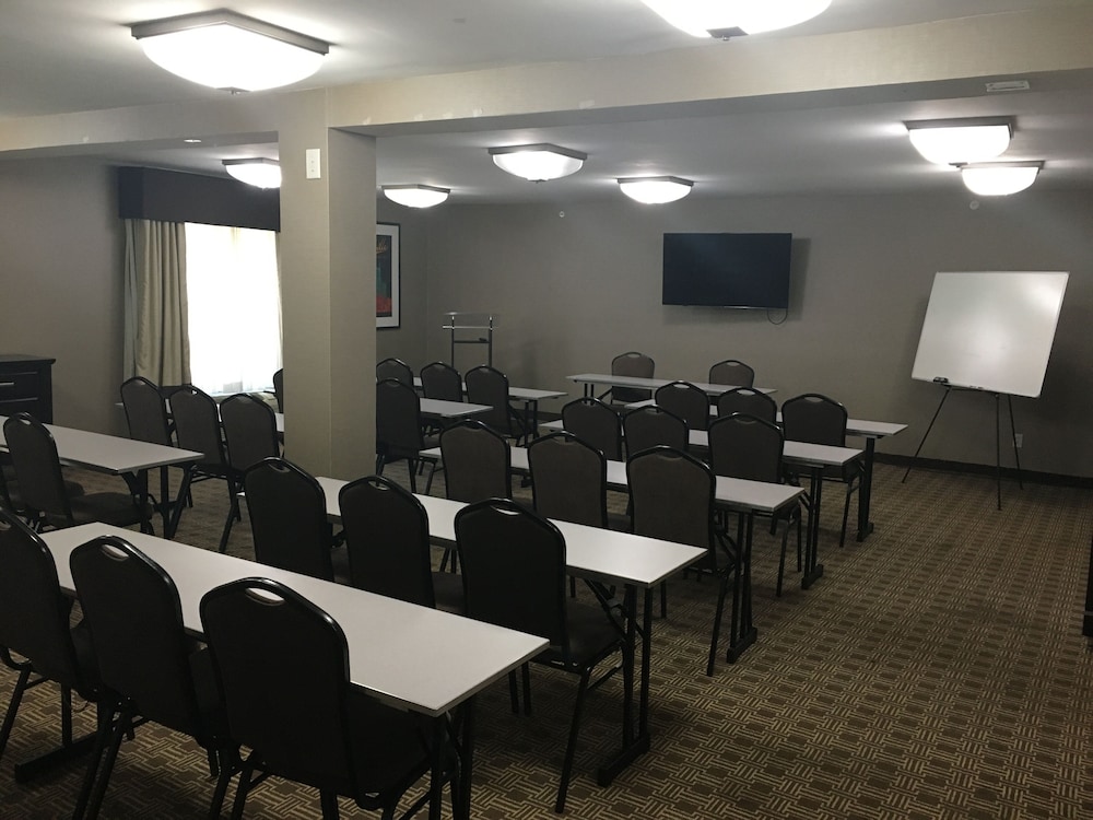 Quality Suites Nashville Airport 45/50
