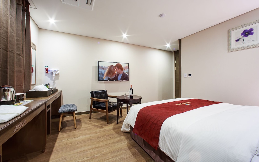 Harmony Hotel 30/55