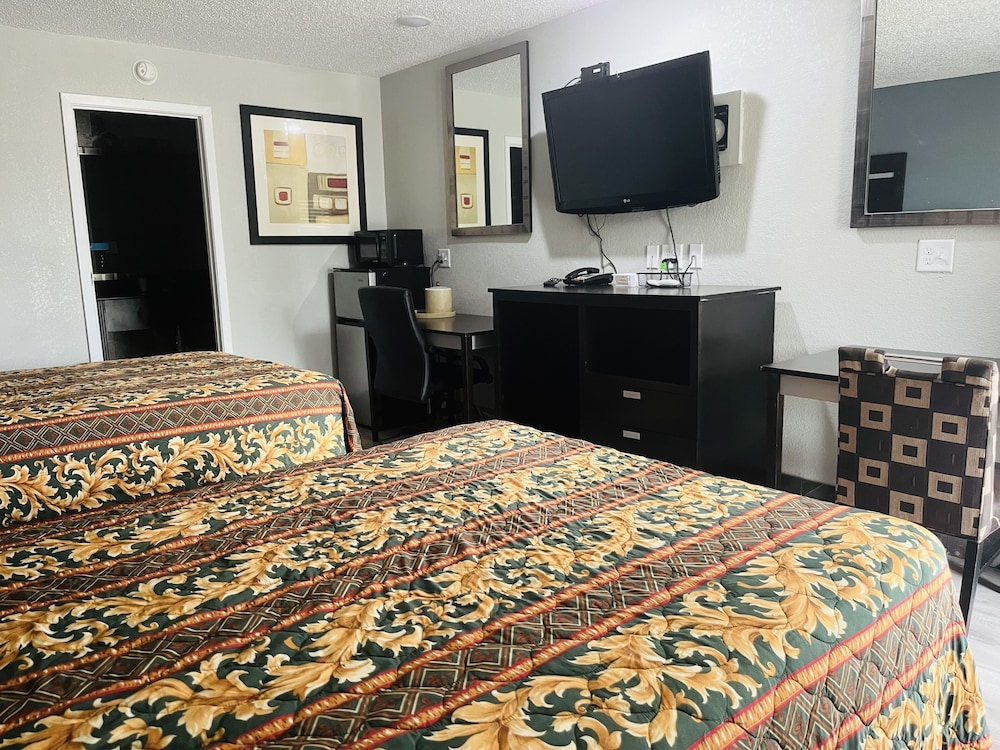 TOWN HOUSE MOTEL 44/61