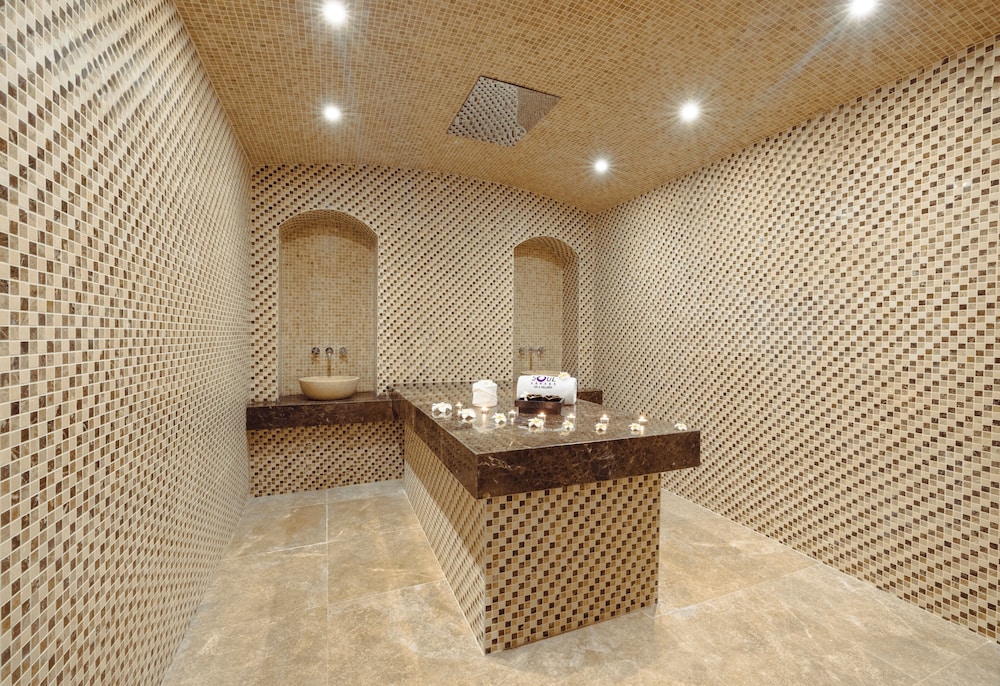 swimming pool spa