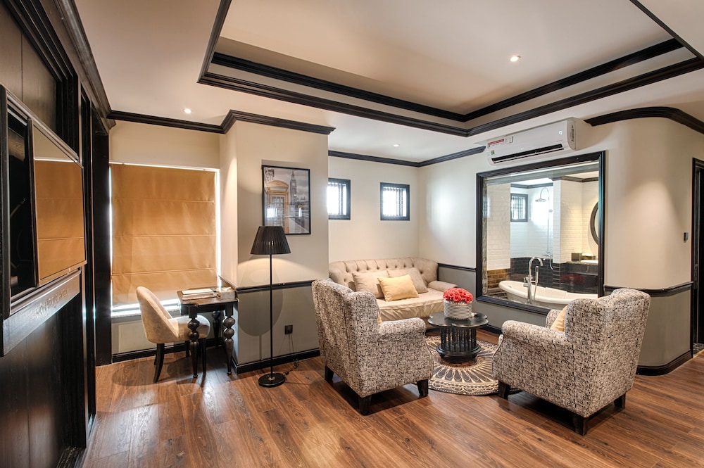 Monarque Hotel 30/50