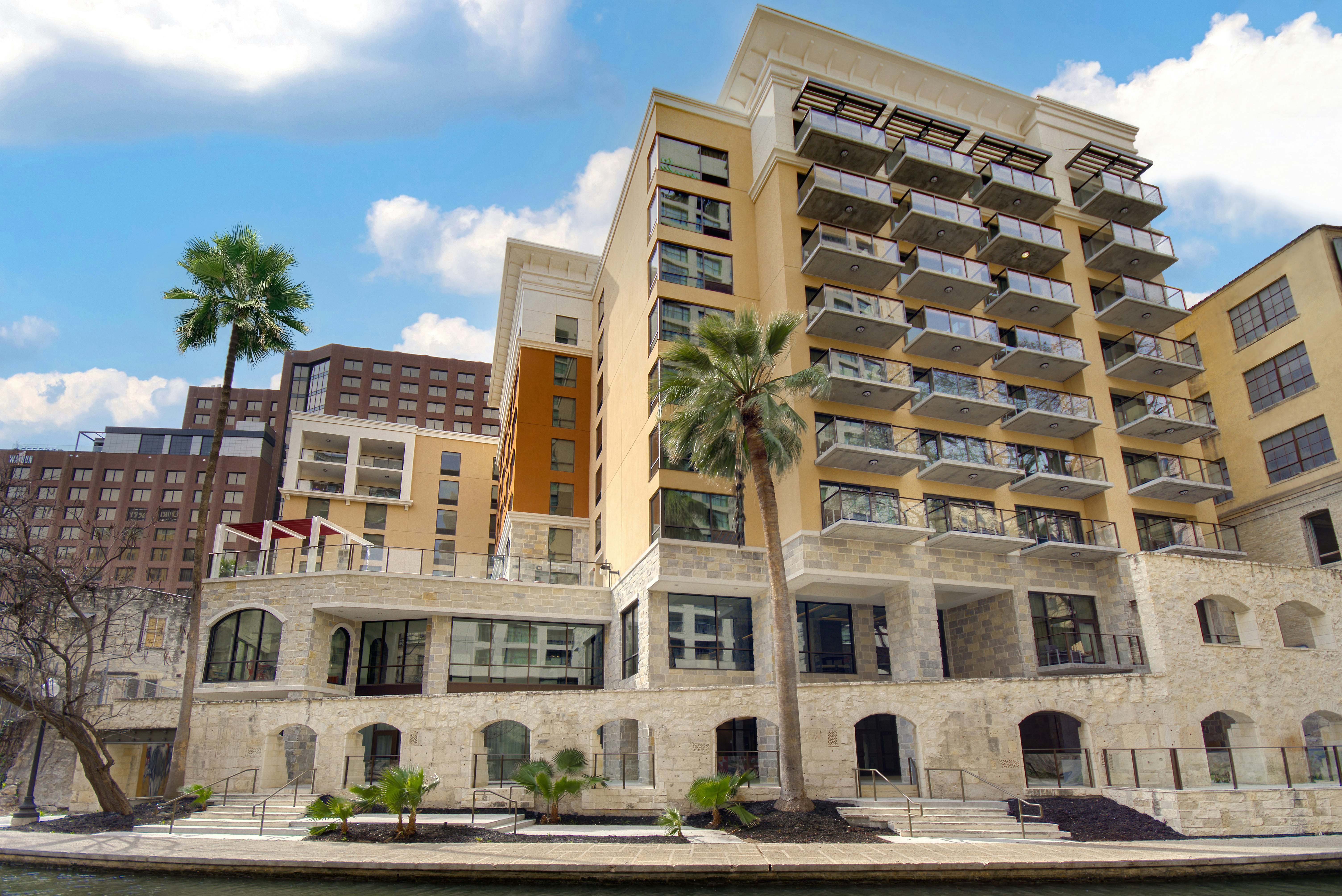 Hampton Inn & Suites San Antonio Riverwalk 8/77