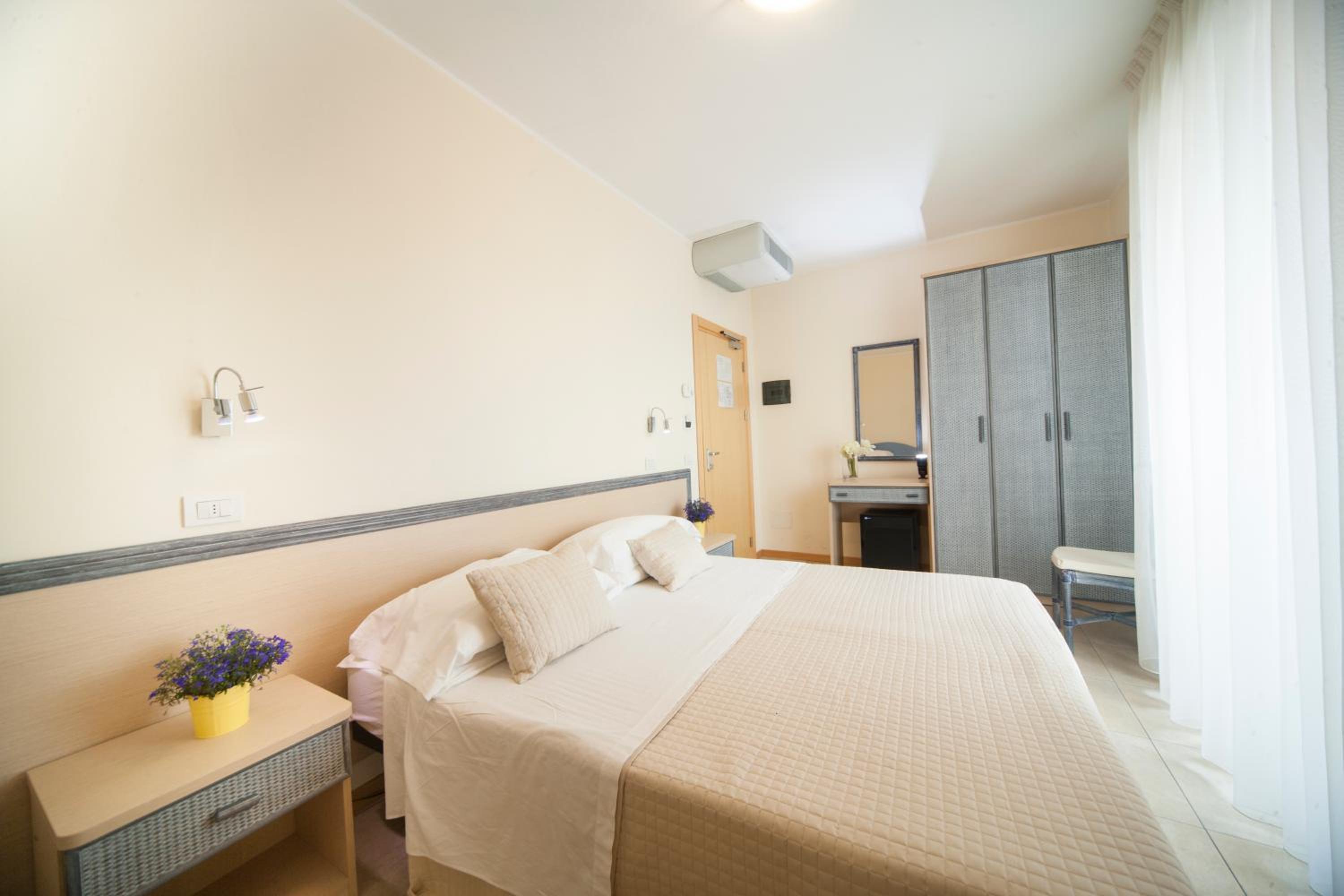 Hotel Ricchi 15/50