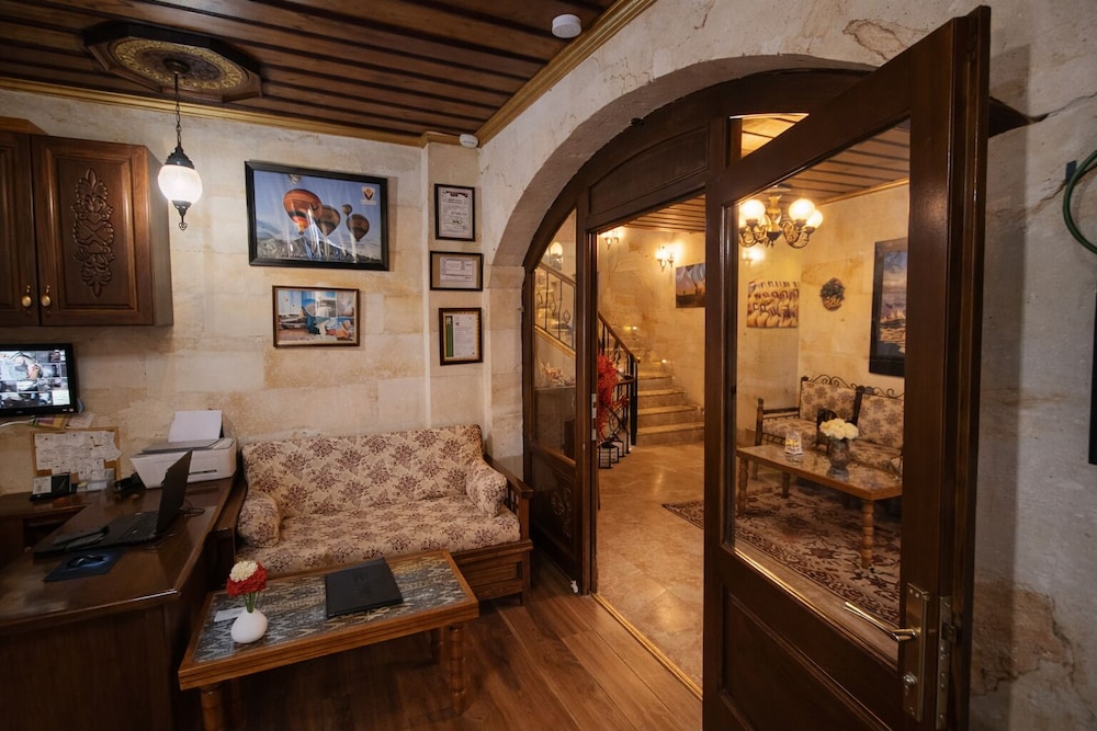 Milat Cave Hotel 42/50