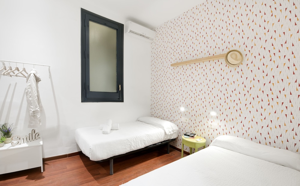 Rodamon Barcelona Hostel 10/56