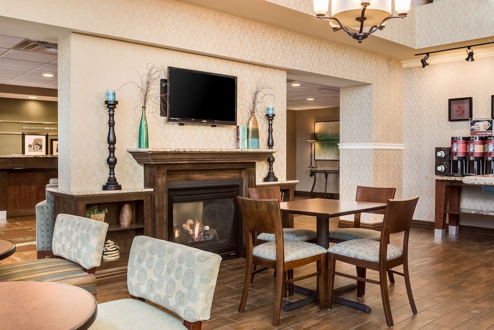 Hampton Inn & Suites Lincoln - North East I-80 42/71