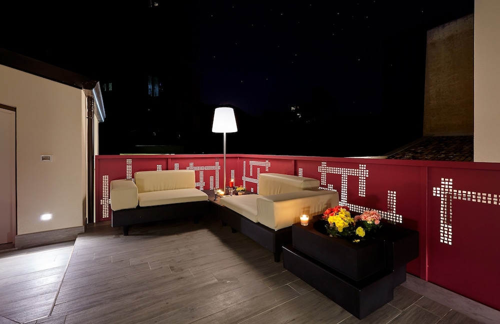 Hospitality Hotel 32/57