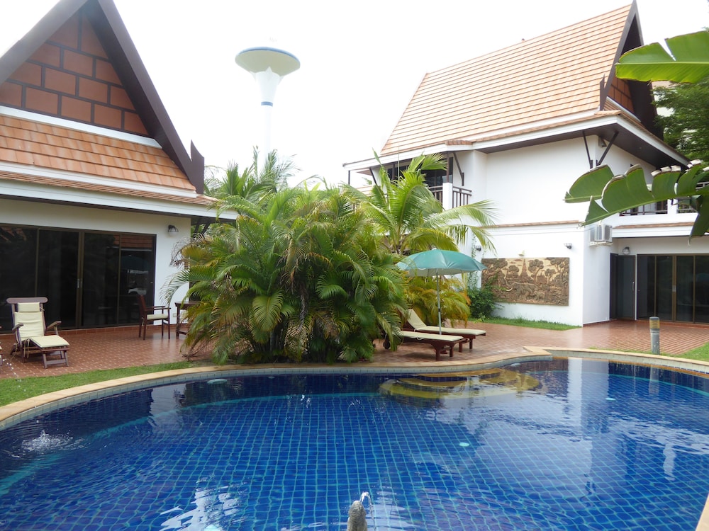 VIP Chain Resort Pool Villa 46/50