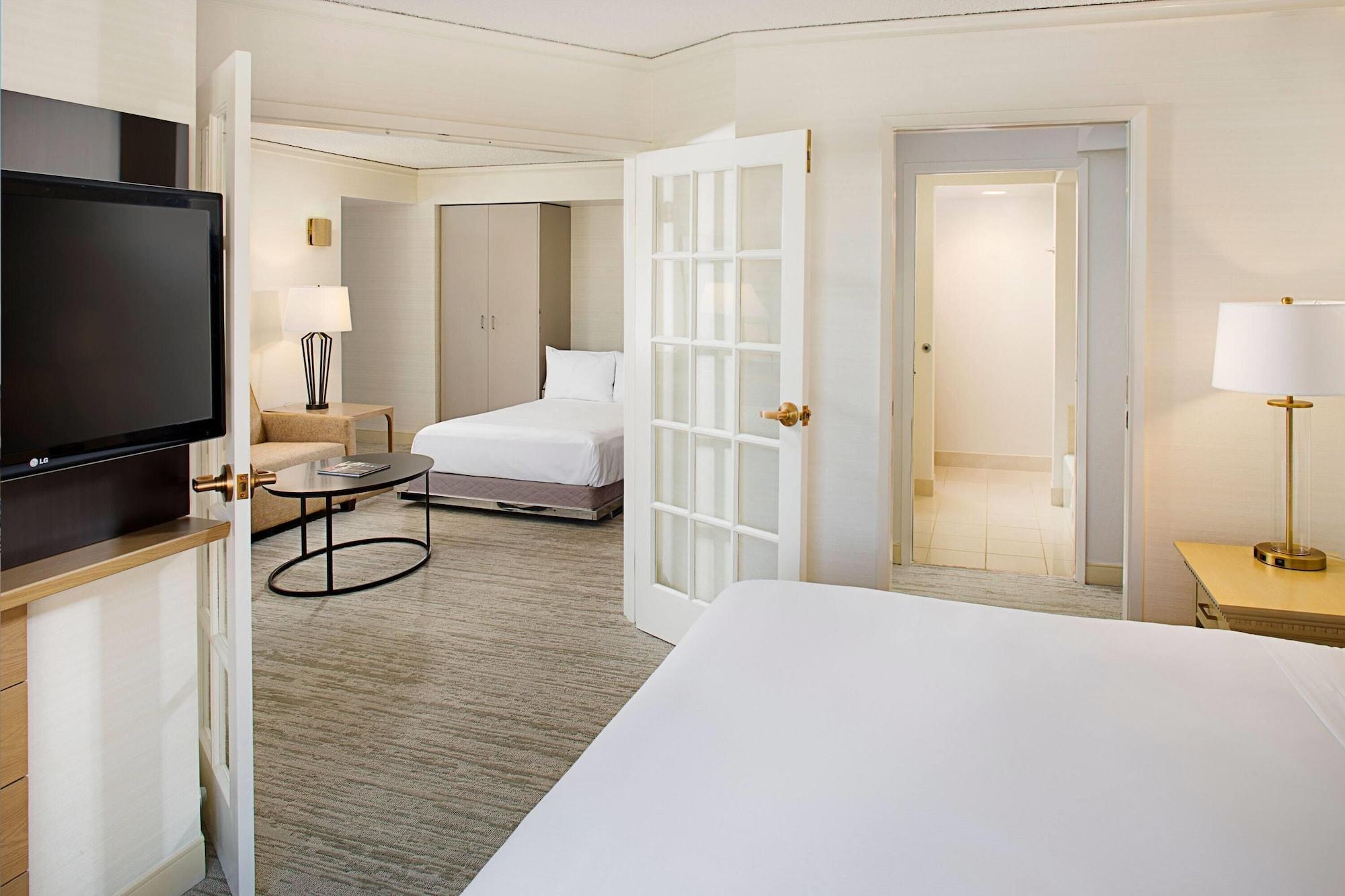 Family Suite, Multiple Beds, Executive Level