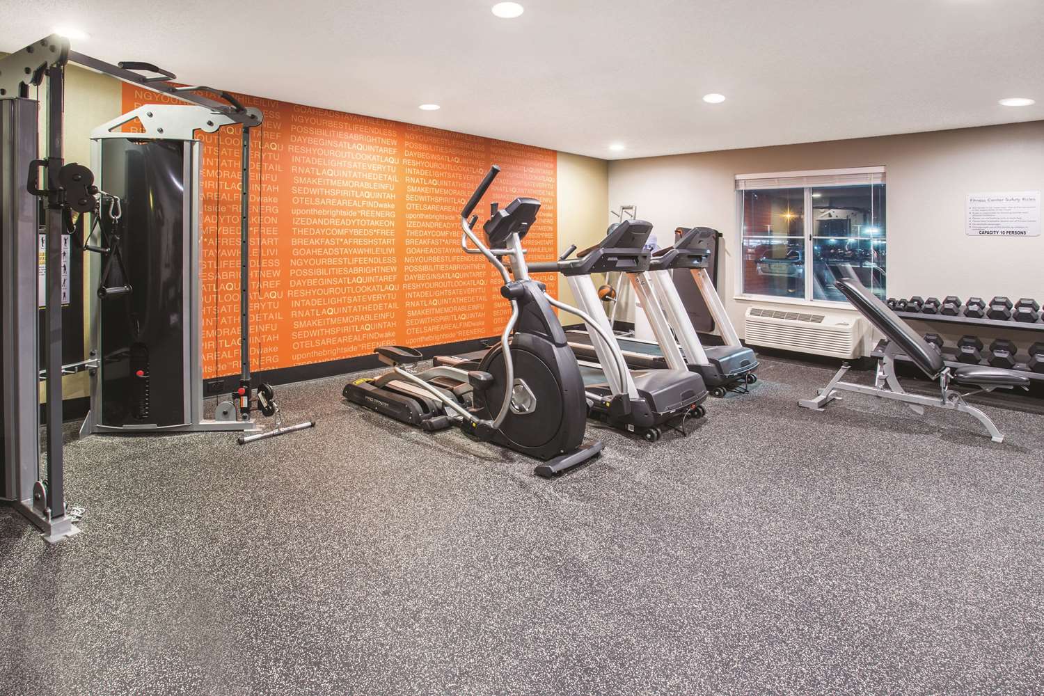 La Quinta Inn and Suites by Wyndham O Fallon, IL - St. Louis 24/37