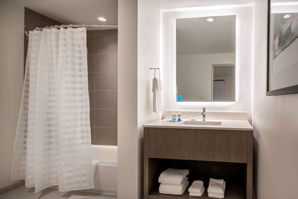 Hyatt House East Moline/Quad Cities 46/47
