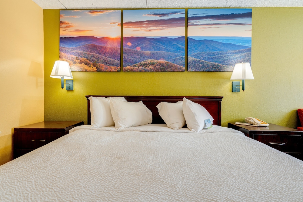 Days Inn by Wyndham Nashville Saint Thomas West Hospital 16/46