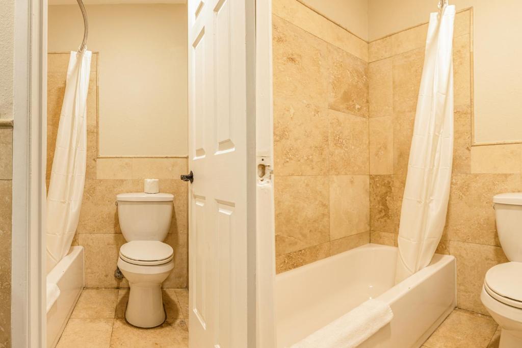 Hotel Avenida Victorville I-15 37/44