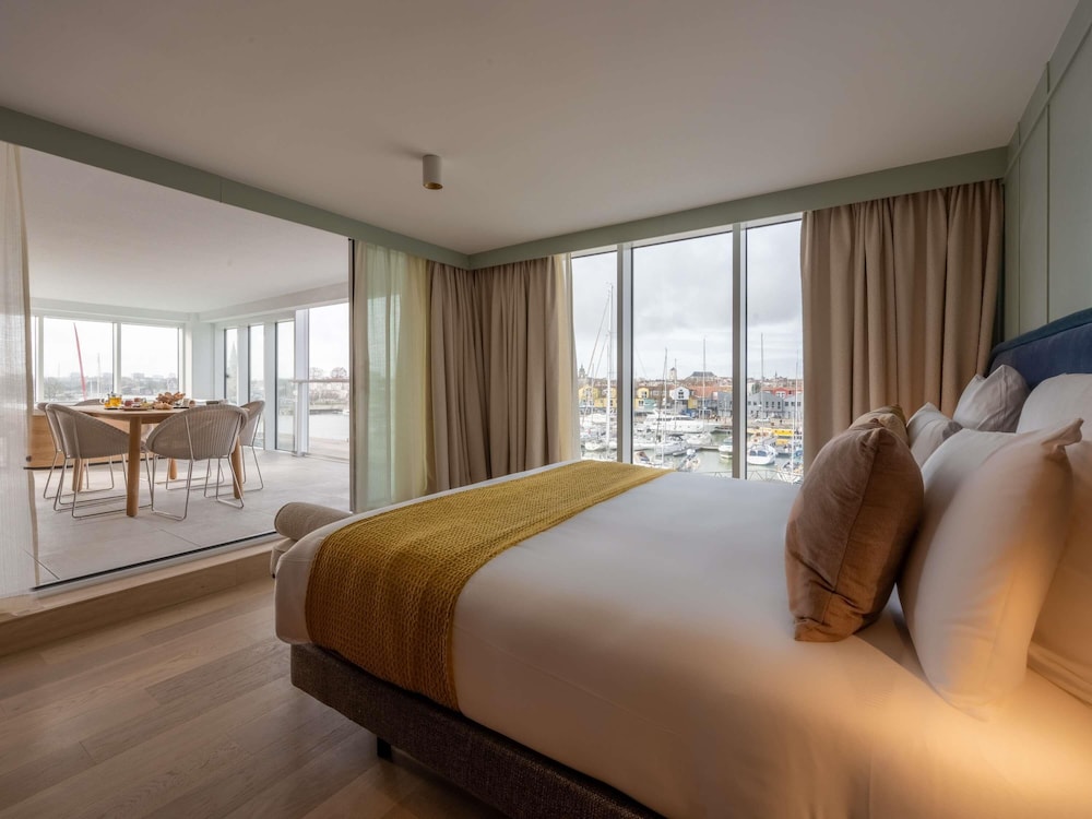 Mercure La Rochelle Vieux Port Sud 17/69