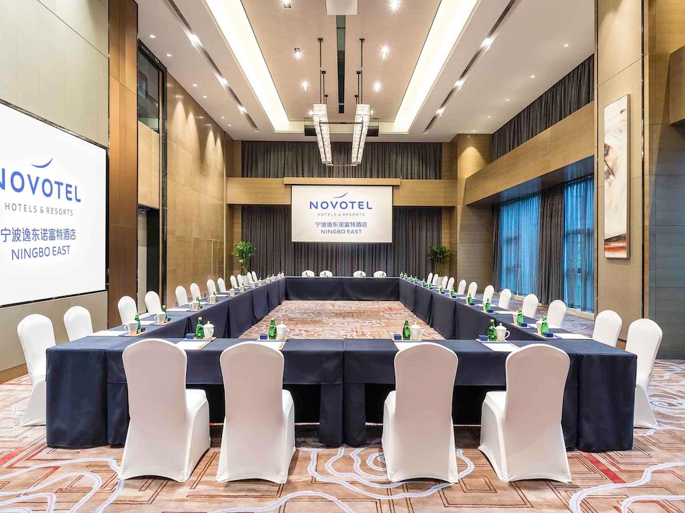 Novotel Ningbo East 64/76