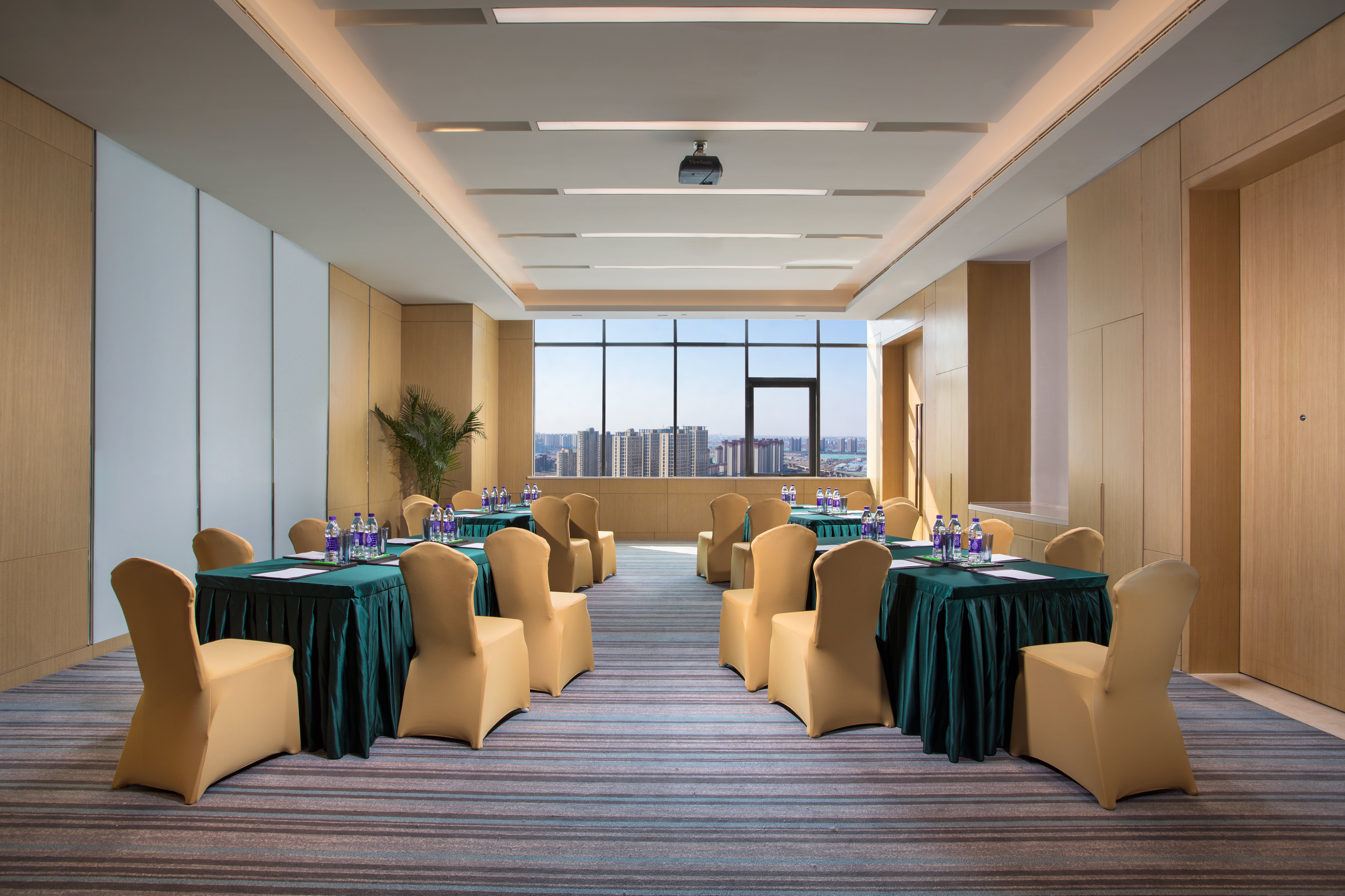 Holiday Inn Tianjin Xiqing 23/33