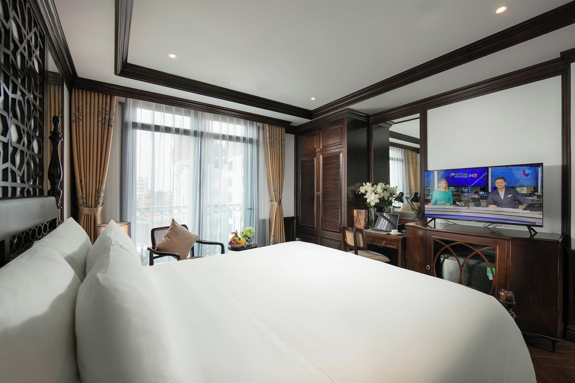 Senior, Suite, Balcony