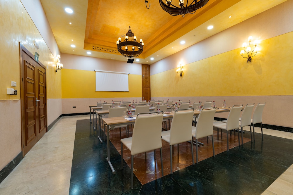 Hotel Antequera Hills 58/70