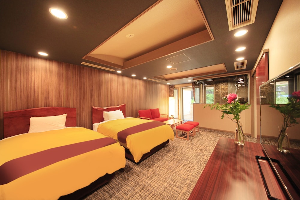 Hakone Fuga - Adults Only 10/50