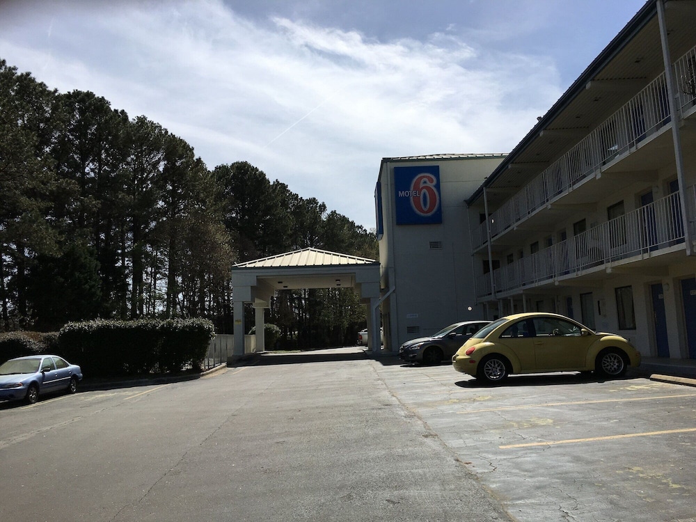Motel6 Raleigh, NC Cary 48/54