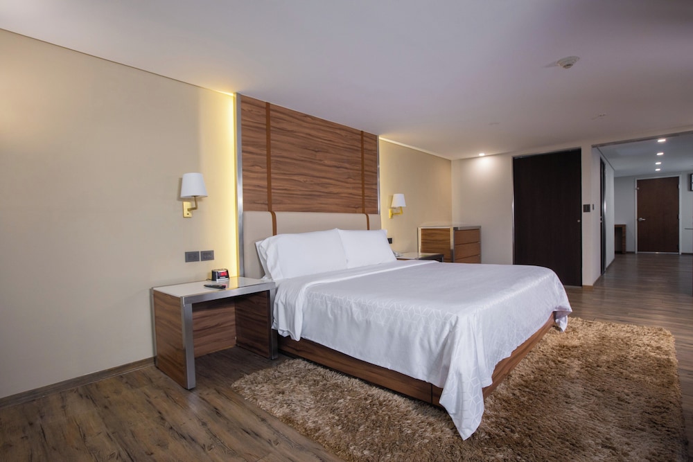 غرفة بريميوم بسريرين كوين، Holiday Inn Mexico Zona Centro by IHG 4/9