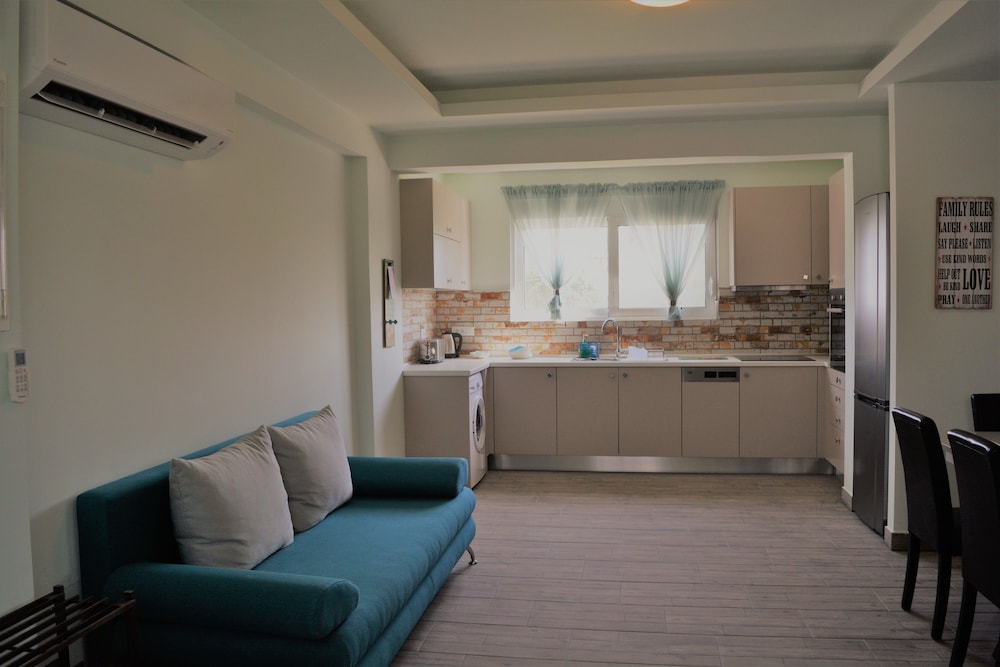 Anelia Boutique Studios And Apartments 24/50